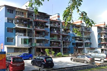 Flat PKNS, Seksyen 18