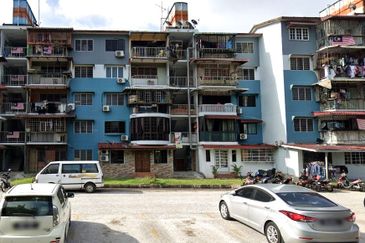 Flat PKNS, Seksyen 18