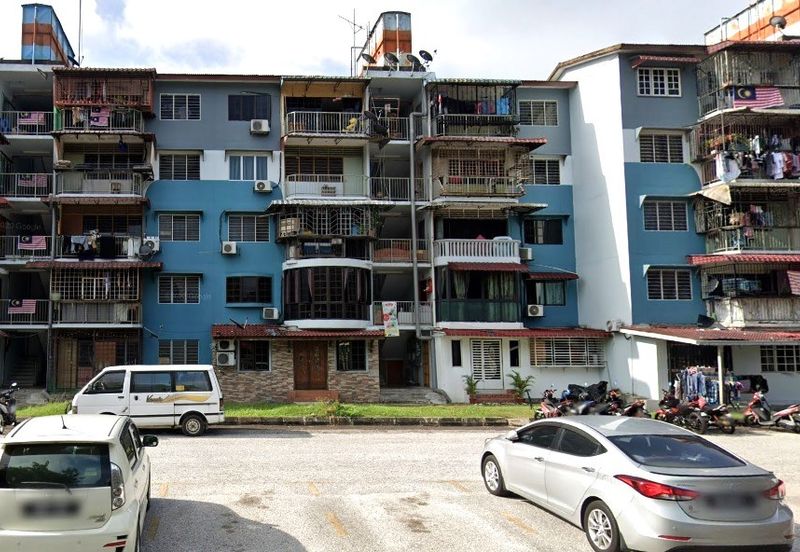 Flat PKNS, Seksyen 18