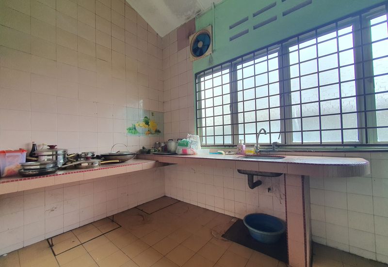 Taman OUG, Single Storey House, 20x80 sqft, Kitchen fully extended, Renovated