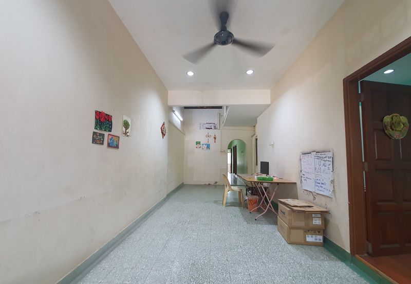 Taman OUG, Single Storey House, 20x80 sqft, Kitchen fully extended, Renovated