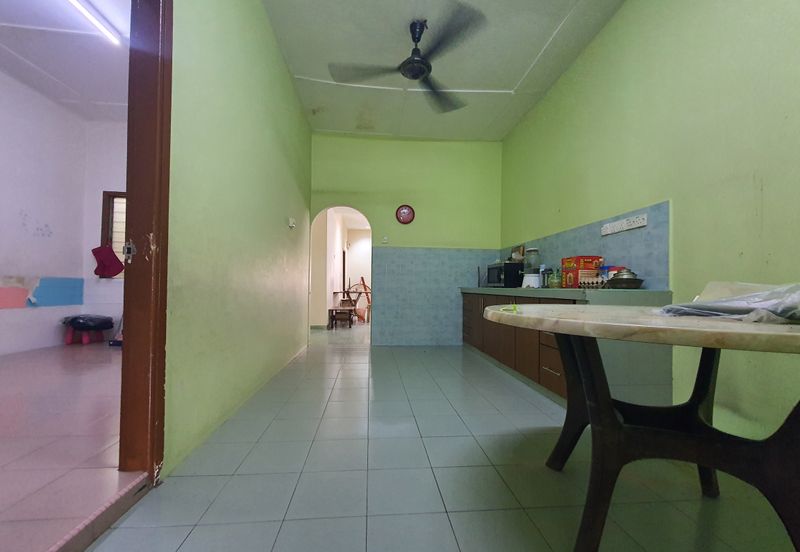 Taman OUG, Single Storey House, 20x80 sqft, Kitchen fully extended, Renovated