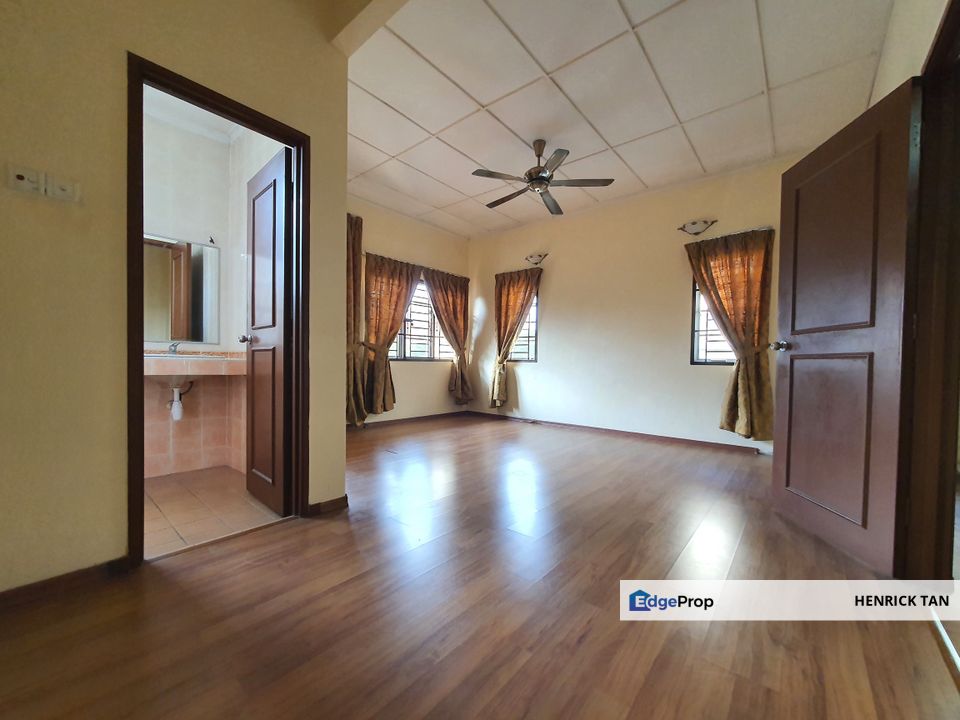 Pinggiran USJ 3, Double Storey Endlot, 20x70sqft, Renovated, Gated Guarded, Selangor, USJ