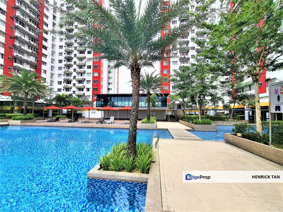 Main Place, Semi furnish, Lift access to Shopping Mall, 5 mins to LRT, 100% Loan, Selangor, USJ