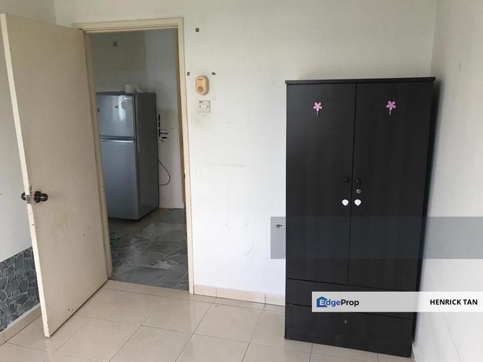 Goodyear Court 9, 100% Loan, Partly Renovated, 1 car park, Lift and Swimming Pool, Selangor, USJ