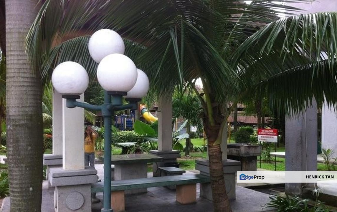 Partly furnished, 1 car park, 4 bedroom, Partly Renovated, Selangor, Bandar Sunway