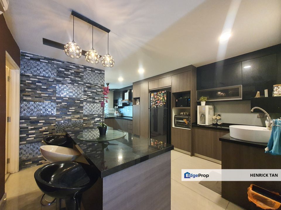 Sri Suria Bukit Rimau, Fully Renovated, 22x75sf, Kitchen Fully Extended, With club house, Selangor, Shah Alam