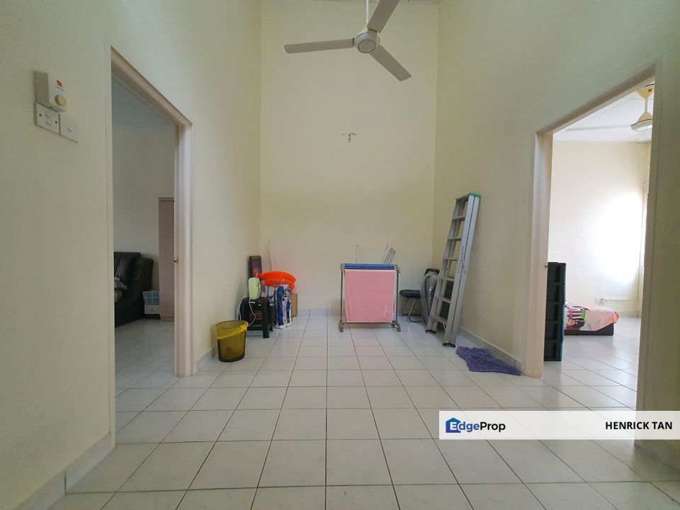 Bp10, Bukit Puchong 2, 22x75sf, 2-Storey House, Gated Guarded, Selangor, Puchong