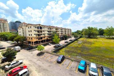 Pangsapuri Perdana, Seksyen 13