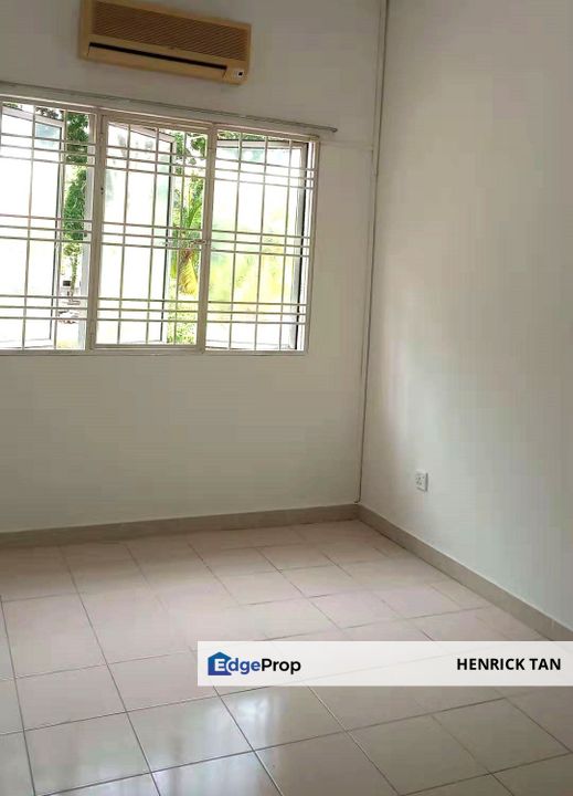 Double storey Town House, 22x45sqft, Gated Guarded, Freehold, Selangor, Kota Kemuning