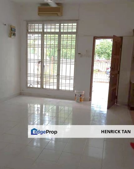 Double storey Town House, 22x45sqft, Gated Guarded, Freehold, Selangor, Kota Kemuning