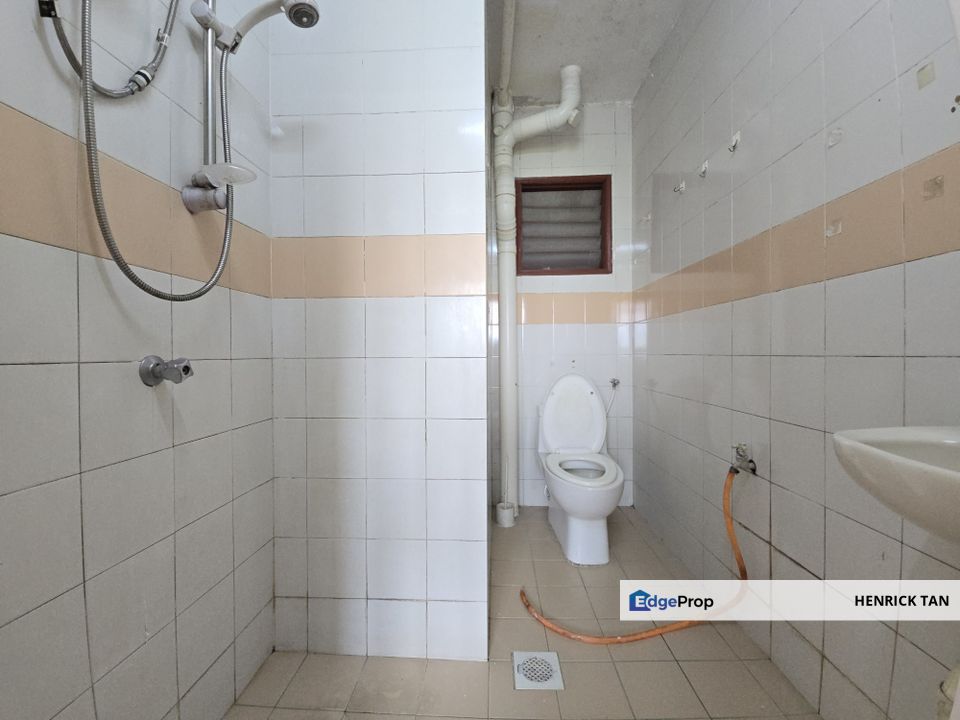 Damai Apartment Subang Bestari 2, Partly Furnish, 4room, 2 bathroom, Selangor, Shah Alam