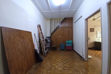 PJS 5 Taman Desaria, Double Storey, 22x70sf, Renovated Kitchen fully extended