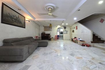 PJS 5 Taman Desaria, Double Storey, 22x70sf, Renovated Kitchen fully extended