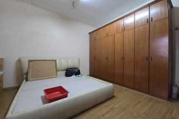 PJS 5, Taman Desaria, Double Storey, 22x70sf, Renovated and kitchen fully extended