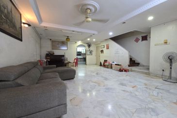 PJS 5, Taman Desaria, Double Storey, 22x70sf, Renovated and kitchen fully extended