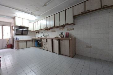 PJS 5, Taman Desaria, Double Storey, 22x70sf, Renovated and kitchen fully extended