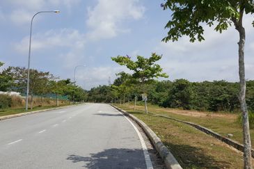 Heavy and Medium Industry land 3ac, 6ac and more, Nilai, Seremban 2, Senawang , Seremban