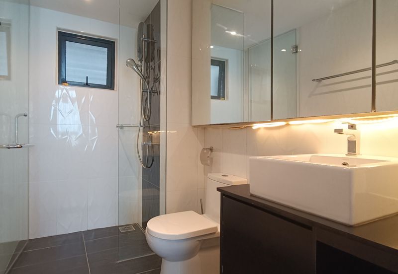 V12 Sovo (Menara Suria)