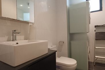 V12 Sovo (Menara Suria)