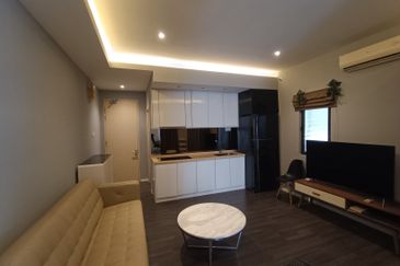 V12 Sovo (Menara Suria)