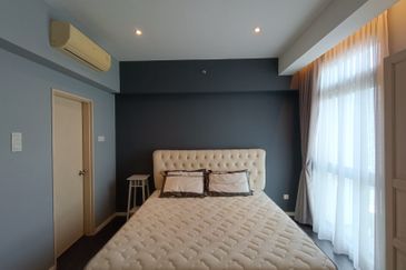 V12 Sovo (Menara Suria)