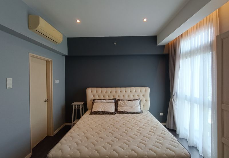 V12 Sovo (Menara Suria)