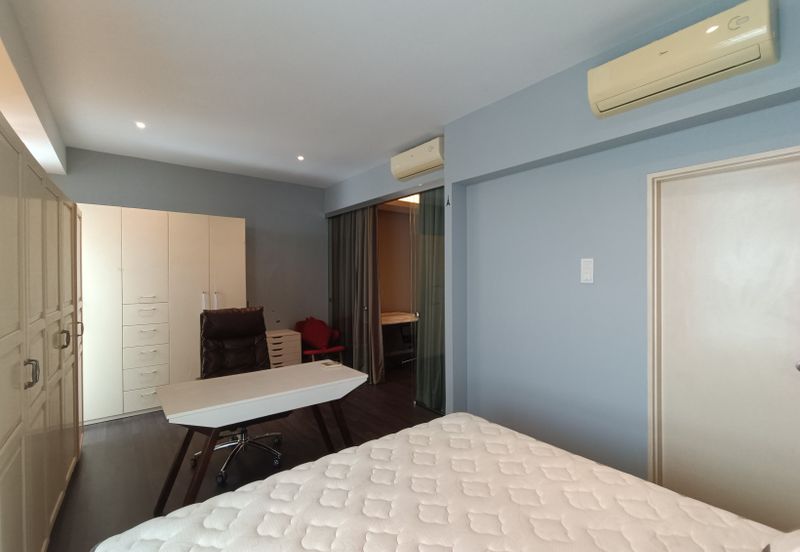 V12 Sovo (Menara Suria)