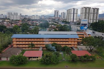 Flat with lift located at Pandan Perdana