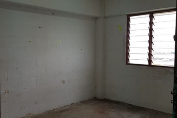 Flat with lift located at Pandan Perdana