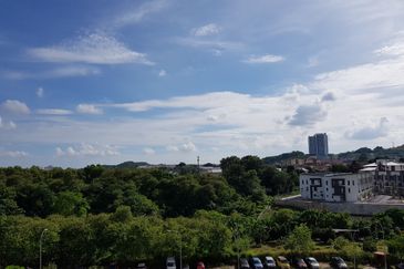 Green Suria Apartment