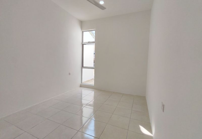 FREEHOLD LANDED Property