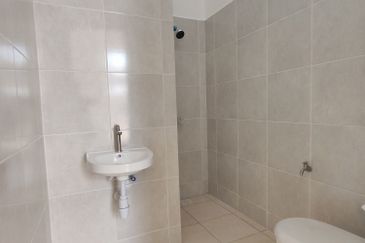 FREEHOLD LANDED Property