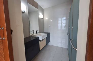 Dua Sentral Residential Tower