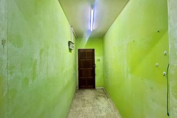 Menara Merak Kayangan