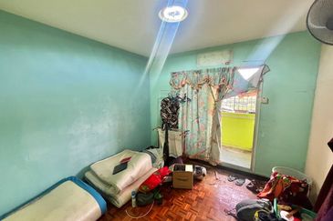 Menara Merak Kayangan