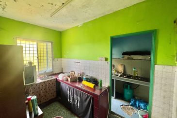 Menara Merak Kayangan