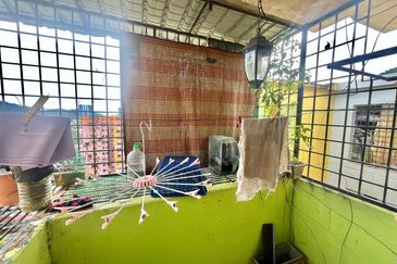 Menara Merak Kayangan