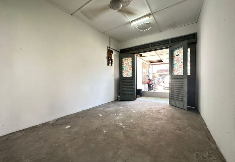 Taman Lembah Keramat AU5