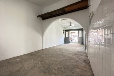 Taman Lembah Keramat AU5