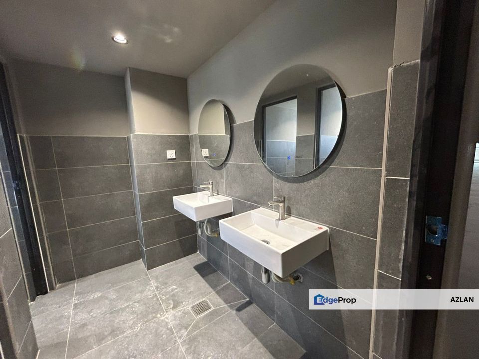 Newly renovated office space with lift carrier-Medan Tuanku, Jalan Sultan Ismail, Kuala Lumpur., Kuala Lumpur, KL City