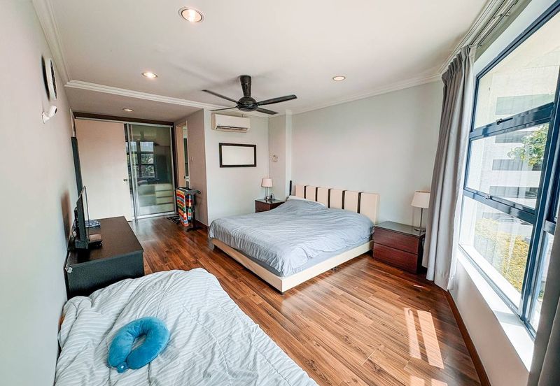 Impiana on the Waterfront