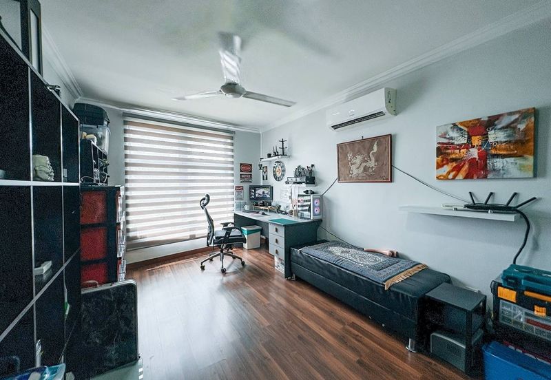 Impiana on the Waterfront