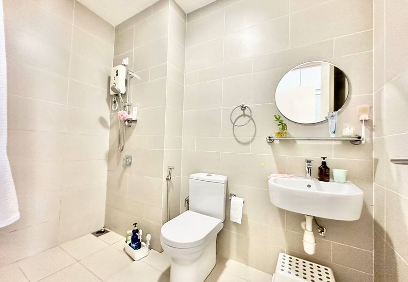 16 Quartz Melawati Condominium