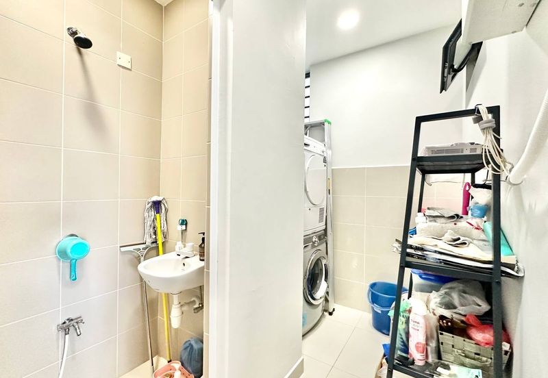 16 Quartz Melawati Condominium