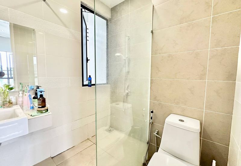 16 Quartz Melawati Condominium