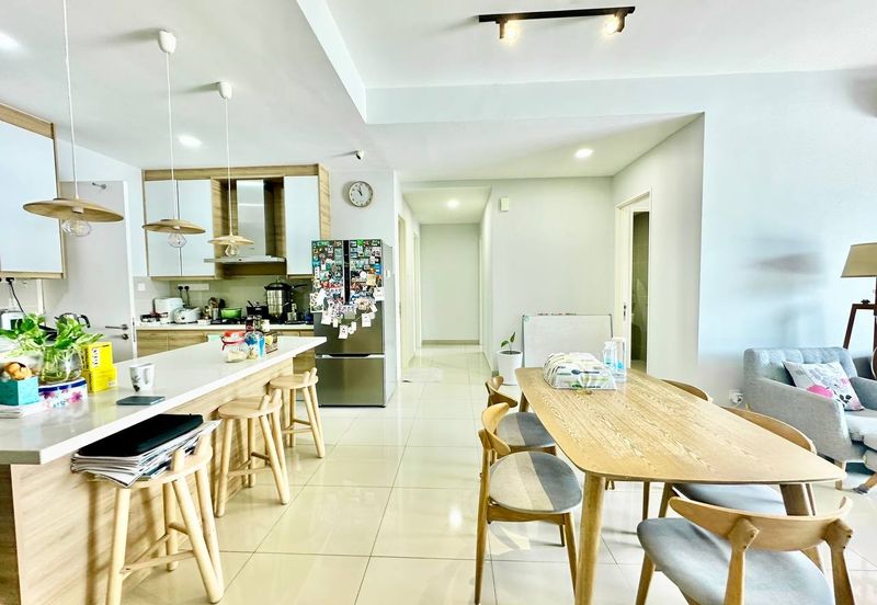 16 Quartz Melawati Condominium