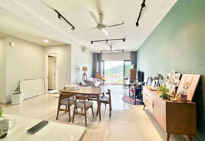 16 Quartz Melawati Condominium