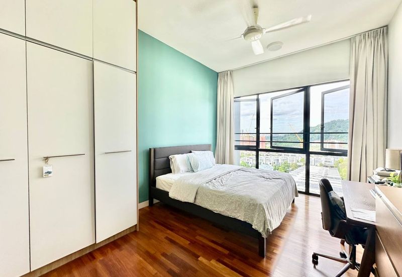 16 Quartz Melawati Condominium