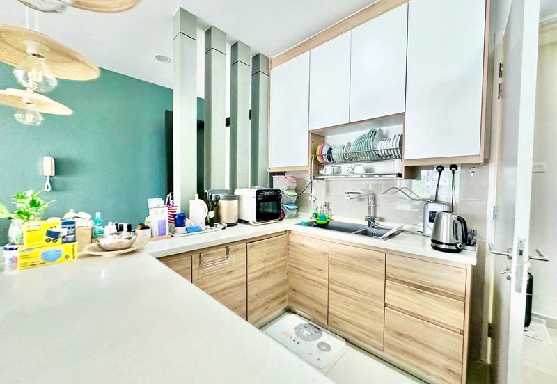 16 Quartz Melawati Condominium